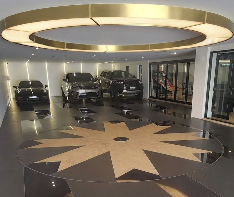 4.7m brass halo